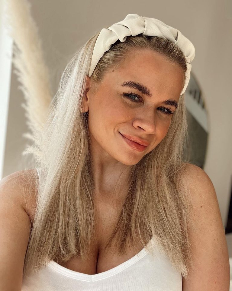 Undo and Renew: Turning Back the Clock with a Reverse Makeup Routine