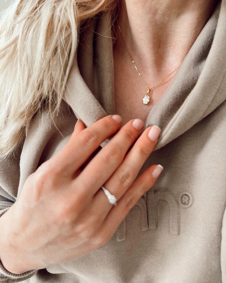 Dainty and Divine: Why Delicate Jewelry Is a Must-Have in Your Collection